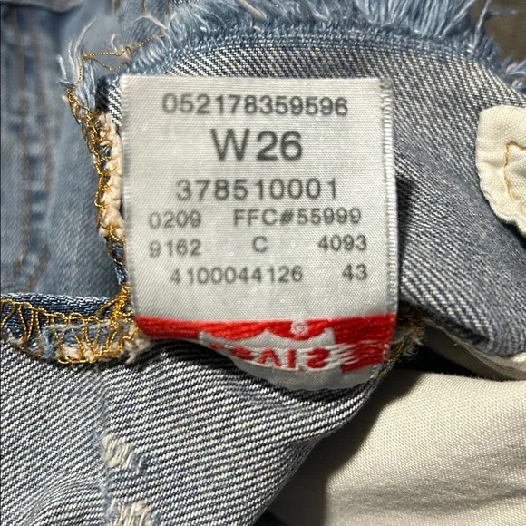 Levi’s women’s denim shorts - Picture 8 of 11